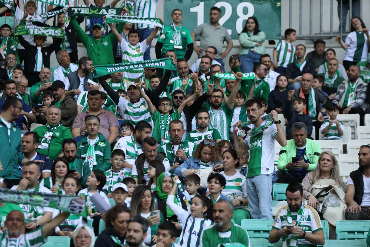 (FOTO GALERİ) BURSASPOR-BORNOVA FK TARAFTAR FOTOĞRAFLARI-1