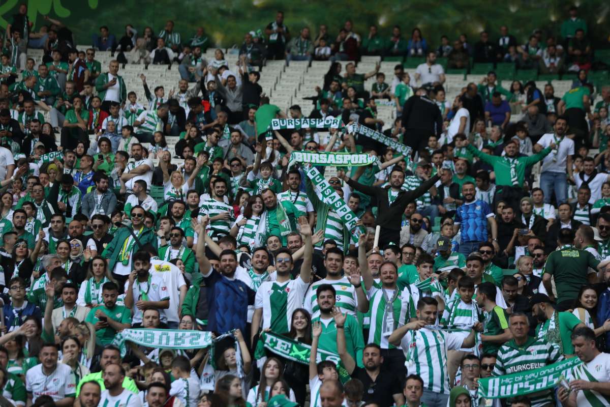 (FOTO GALERİ) BURSASPOR-BORNOVA FK TARAFTAR FOTOĞRAFLARI-1