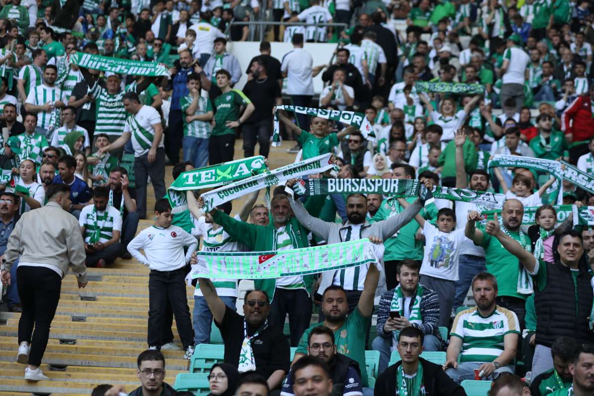 (FOTO GALERİ) BURSASPOR-BORNOVA FK TARAFTAR FOTOĞRAFLARI-1