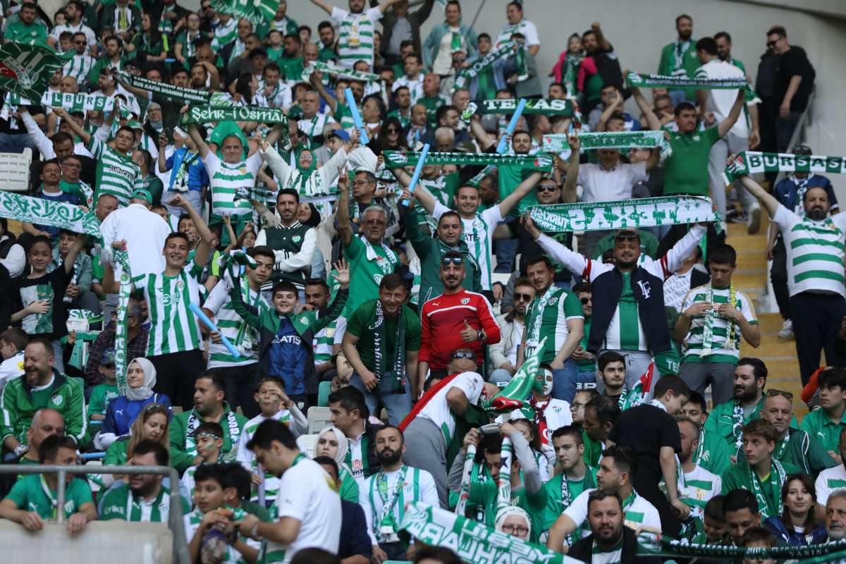 (FOTO GALERİ) BURSASPOR-BORNOVA FK TARAFTAR FOTOĞRAFLARI-1