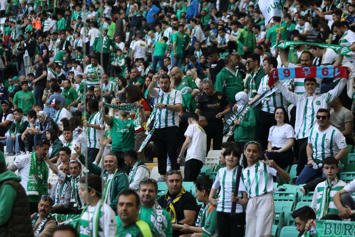(FOTO GALERİ) BURSASPOR-BORNOVA FK TARAFTAR FOTOĞRAFLARI-1