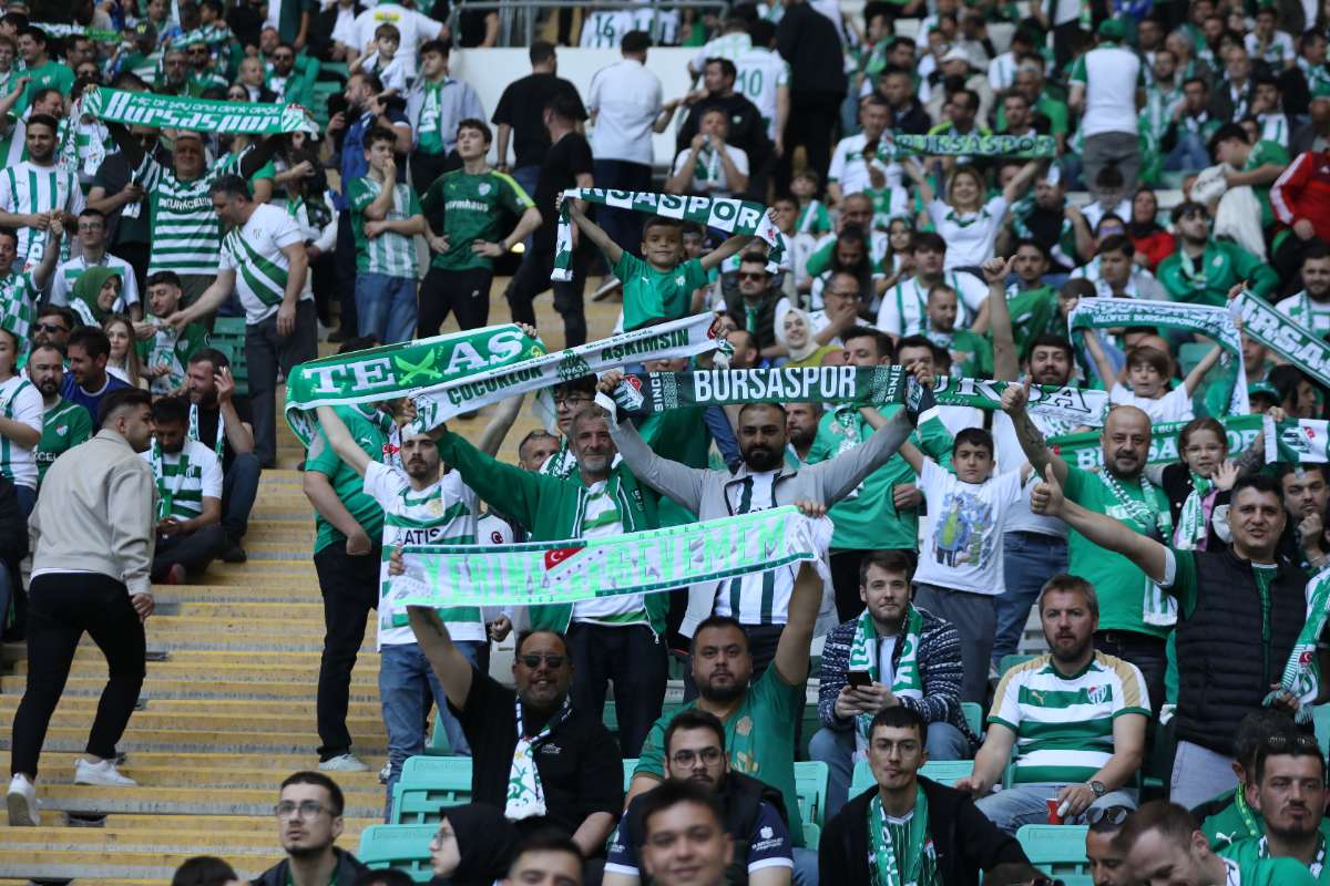 (FOTO GALERİ) BURSASPOR-BORNOVA FK TARAFTAR FOTOĞRAFLARI-1