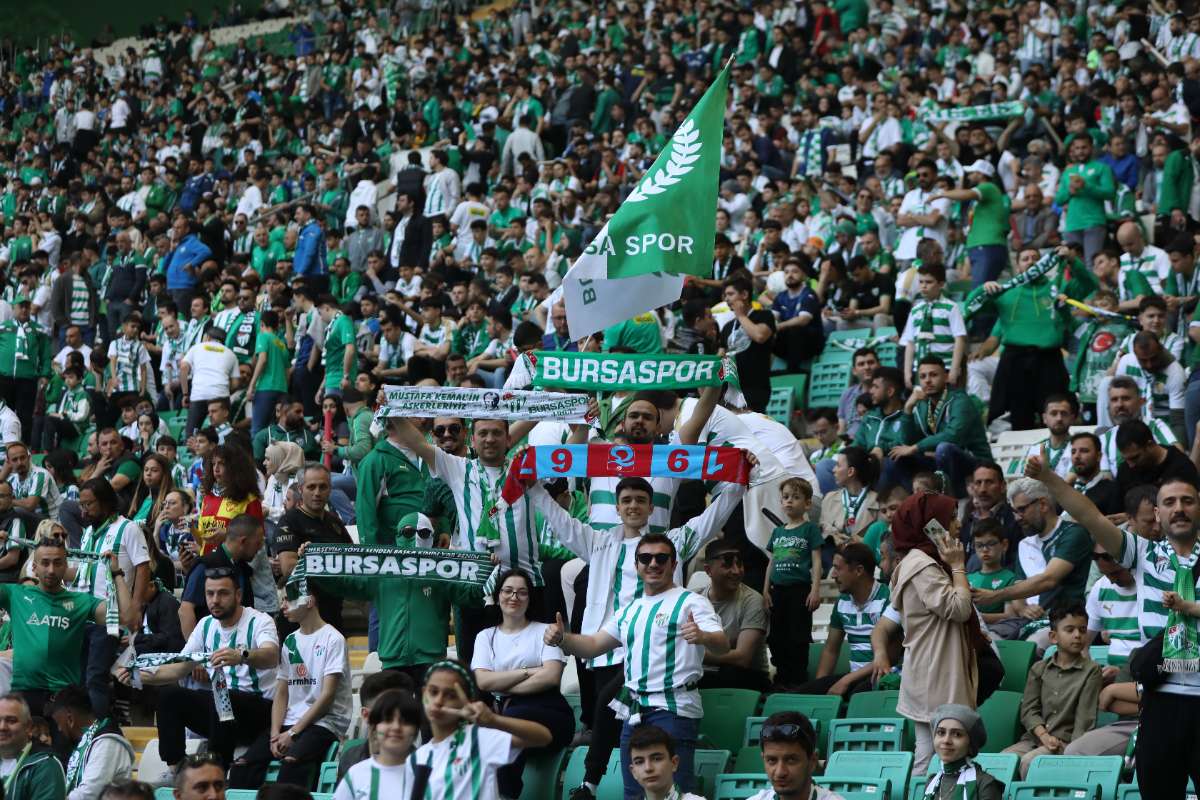 (FOTO GALERİ) BURSASPOR-BORNOVA FK TARAFTAR FOTOĞRAFLARI-1