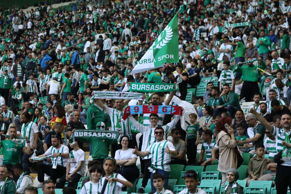 (FOTO GALERİ) BURSASPOR-BORNOVA FK TARAFTAR FOTOĞRAFLARI-1