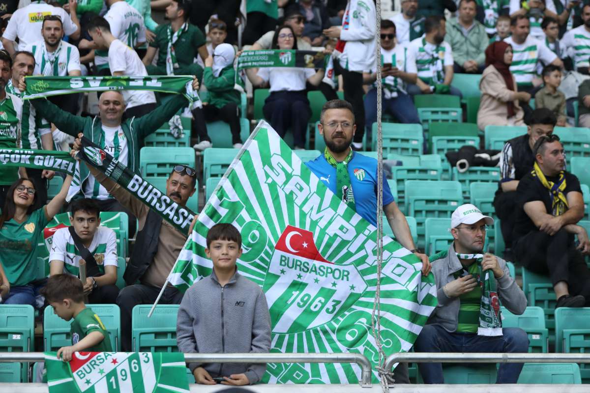 (FOTO GALERİ) BURSASPOR-BORNOVA FK TARAFTAR FOTOĞRAFLARI-1