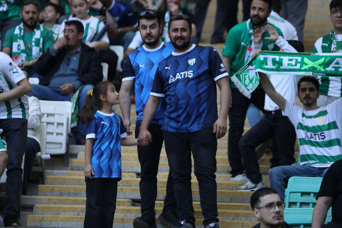 (FOTO GALERİ) BURSASPOR-BORNOVA FK TARAFTAR FOTOĞRAFLARI-1
