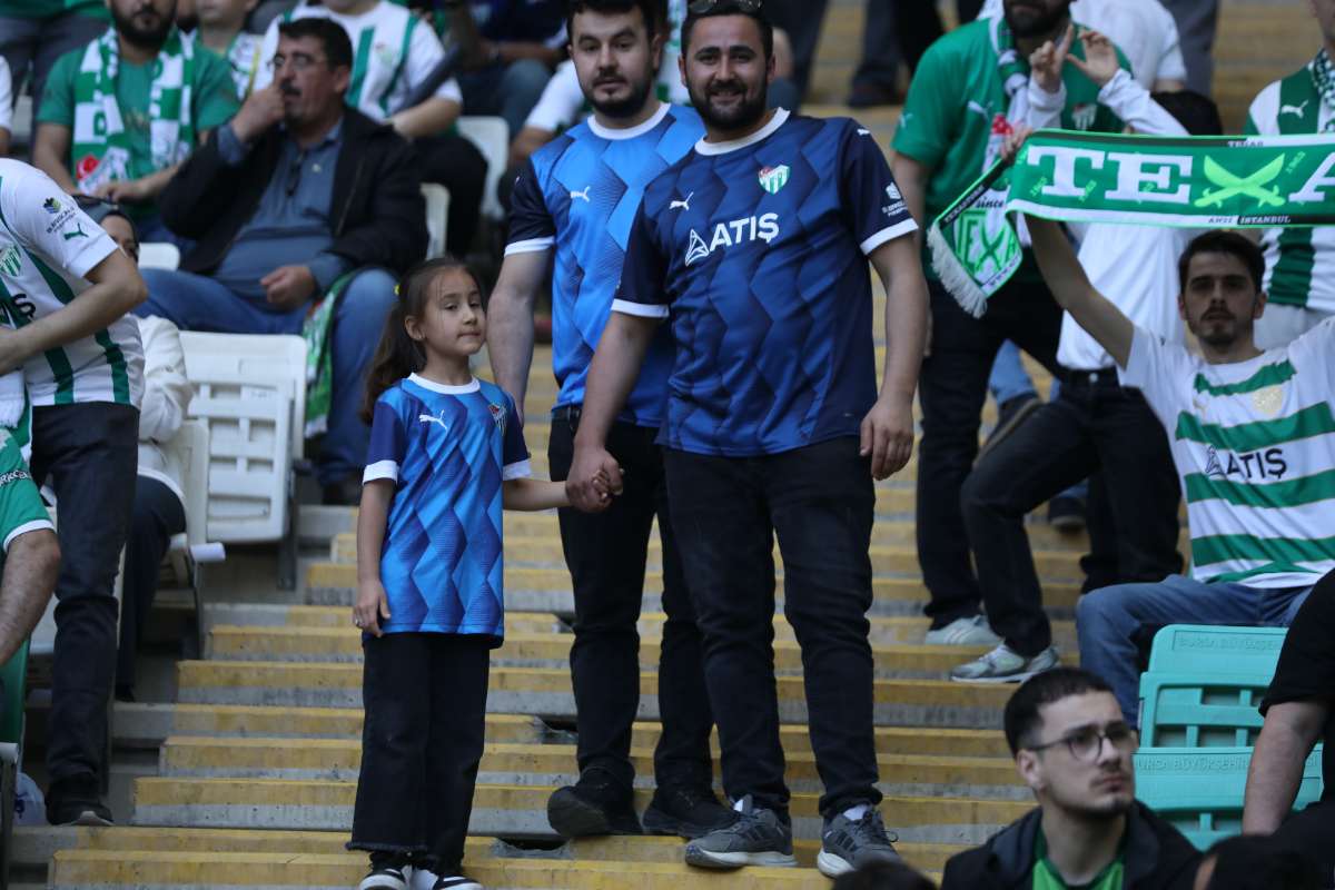 (FOTO GALERİ) BURSASPOR-BORNOVA FK TARAFTAR FOTOĞRAFLARI-1