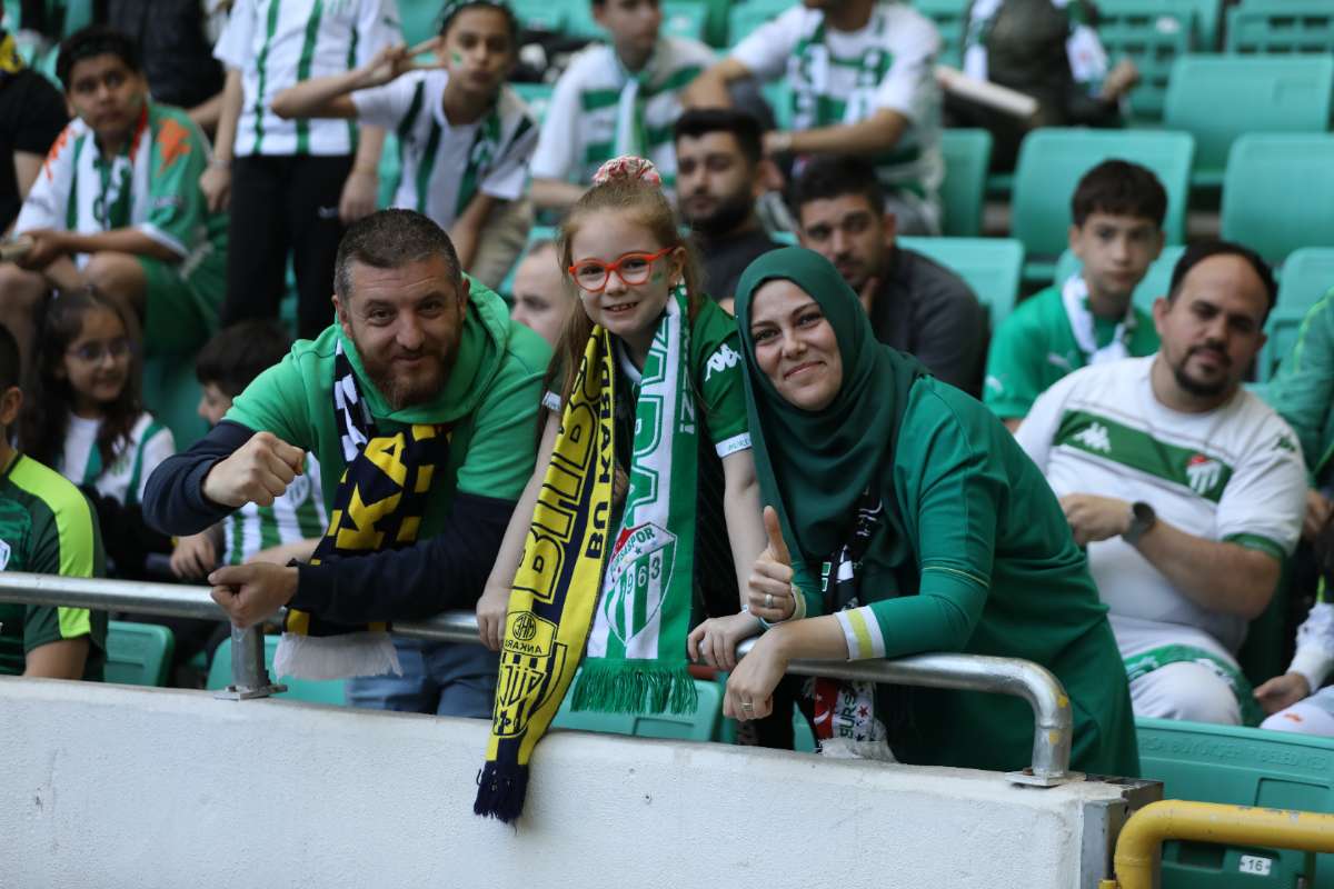 (FOTO GALERİ) BURSASPOR-BORNOVA FK TARAFTAR FOTOĞRAFLARI-1