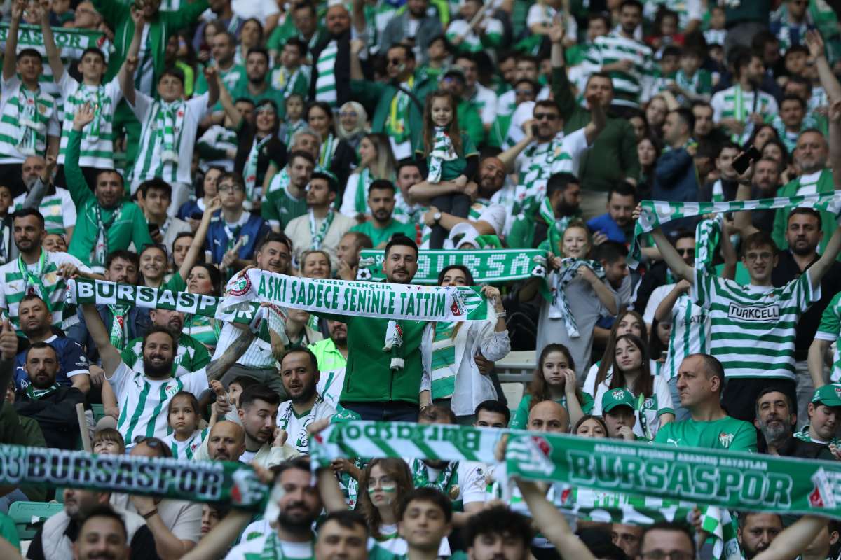 (FOTO GALERİ) BURSASPOR-BORNOVA FK TARAFTAR FOTOĞRAFLARI-1