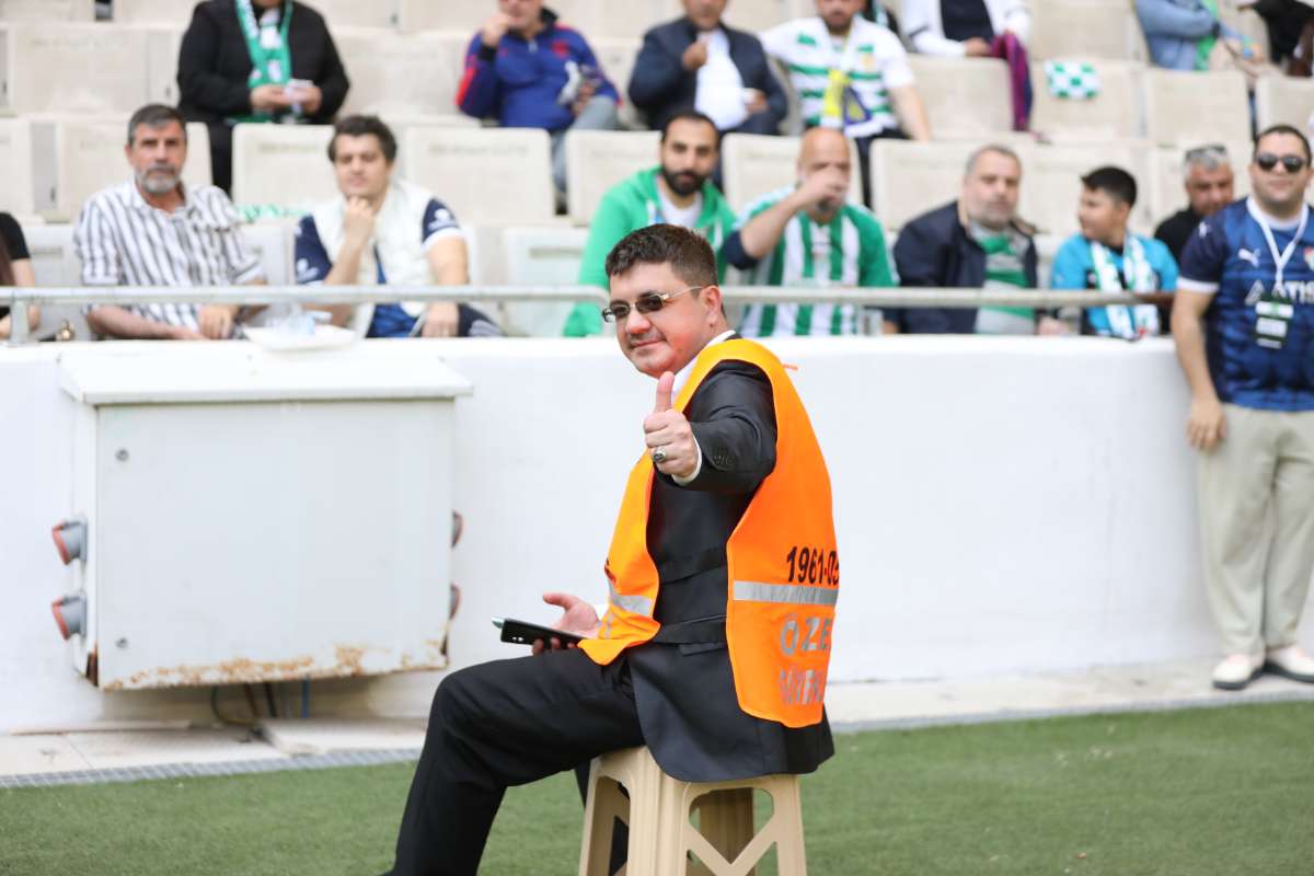 (FOTO GALERİ) BURSASPOR-BORNOVA FK TARAFTAR FOTOĞRAFLARI-1