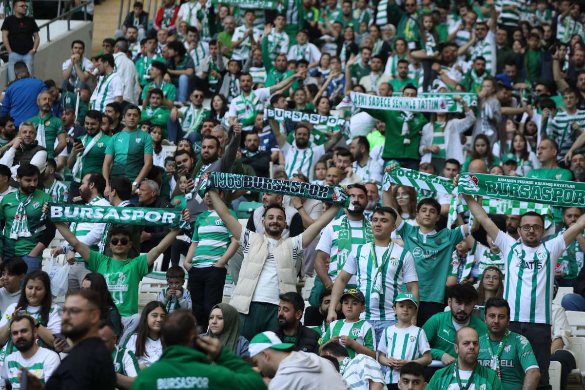 (FOTO GALERİ) BURSASPOR-BORNOVA FK TARAFTAR FOTOĞRAFLARI-1