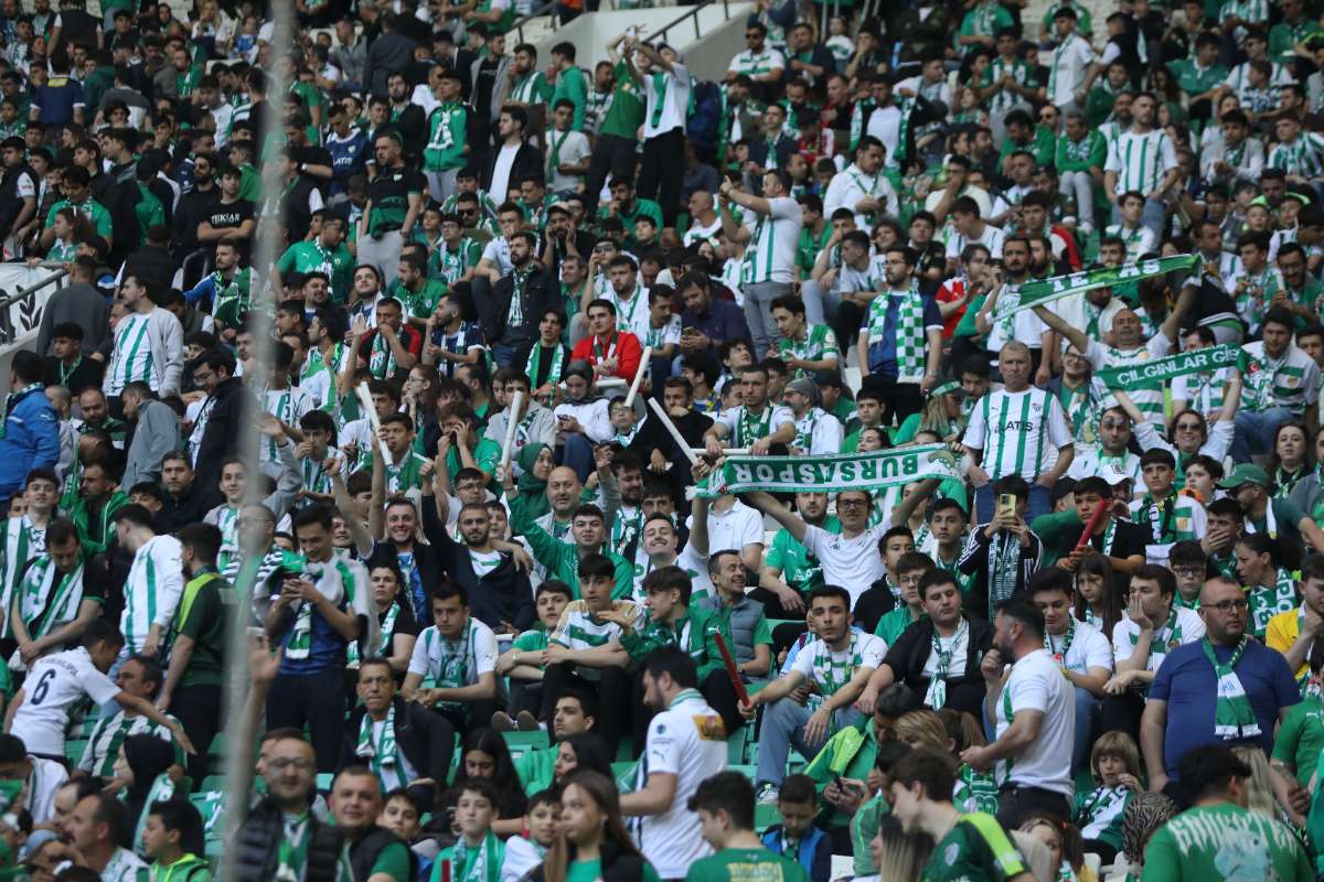 (FOTO GALERİ) BURSASPOR-BORNOVA FK TARAFTAR FOTOĞRAFLARI-1