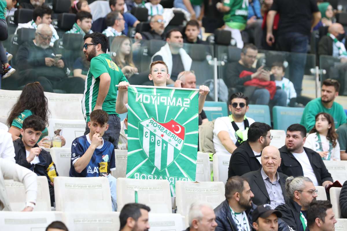 (FOTO GALERİ) BURSASPOR-BORNOVA FK TARAFTAR FOTOĞRAFLARI-1