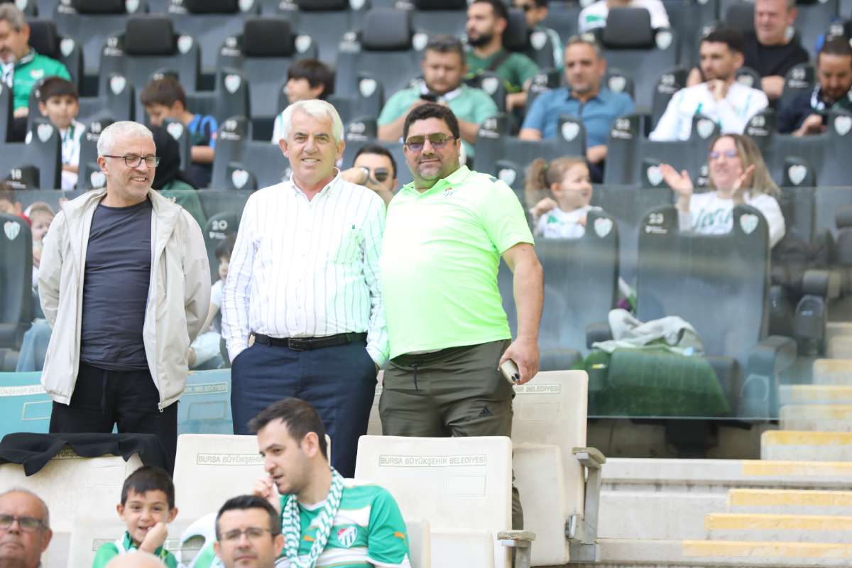 (FOTO GALERİ) BURSASPOR-BORNOVA FK TARAFTAR FOTOĞRAFLARI-1