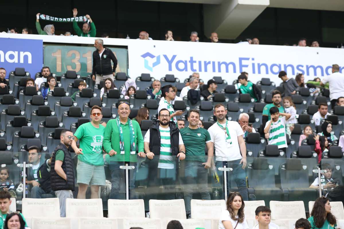 (FOTO GALERİ) BURSASPOR-BORNOVA FK TARAFTAR FOTOĞRAFLARI-1
