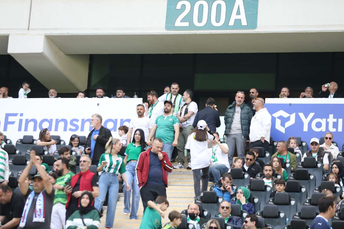 (FOTO GALERİ) BURSASPOR-BORNOVA FK TARAFTAR FOTOĞRAFLARI-1