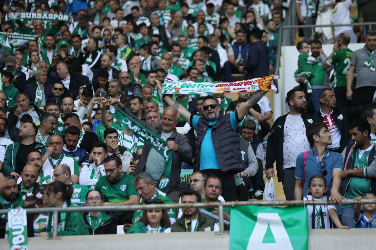 (FOTO GALERİ) BURSASPOR-BORNOVA FK TARAFTAR FOTOĞRAFLARI-1