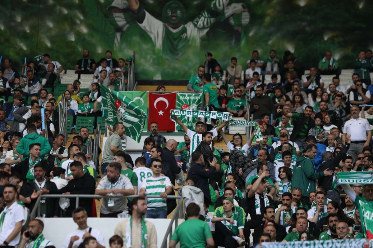 (FOTO GALERİ) BURSASPOR-BORNOVA FK TARAFTAR FOTOĞRAFLARI-1
