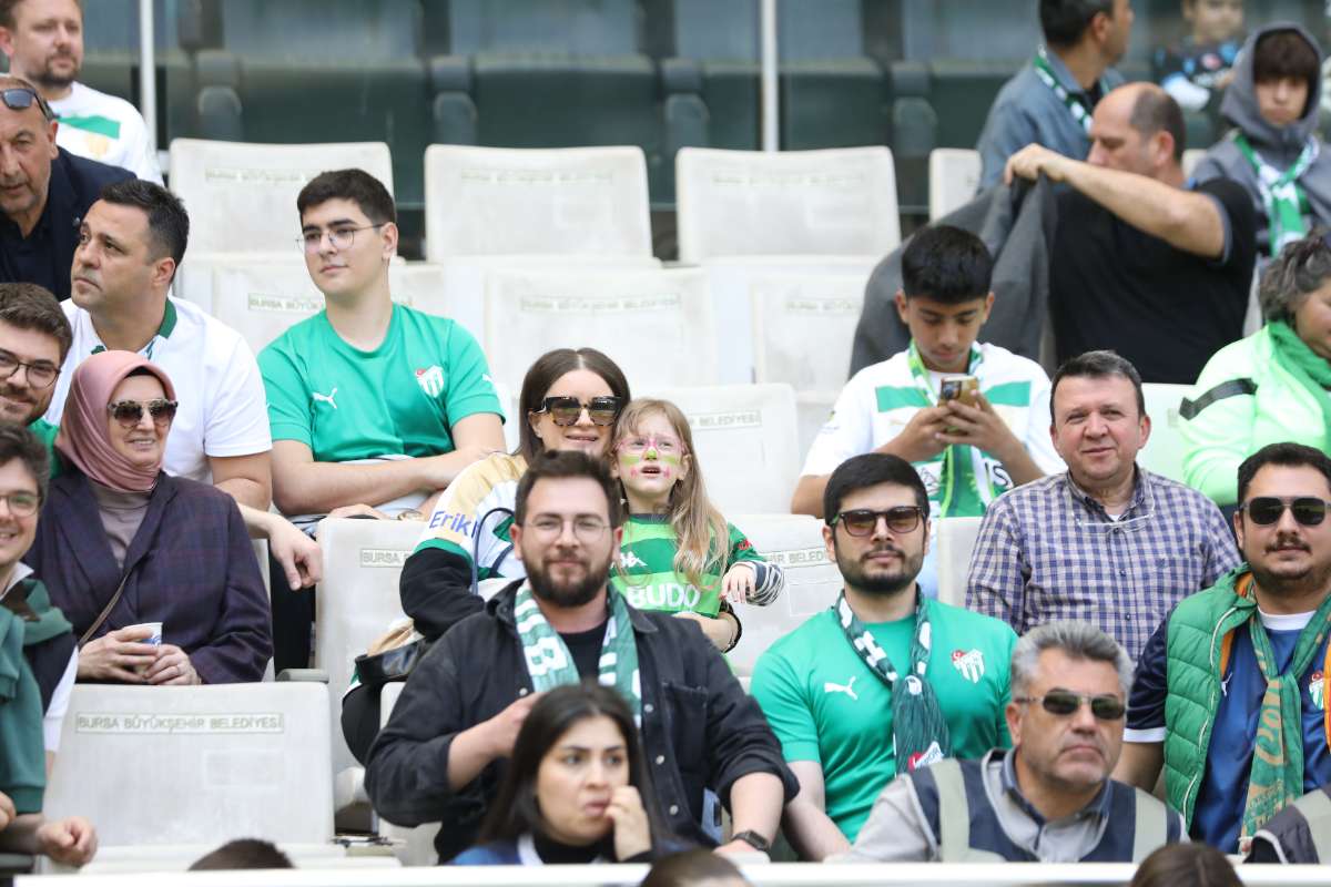(FOTO GALERİ) BURSASPOR-BORNOVA FK TARAFTAR FOTOĞRAFLARI-1