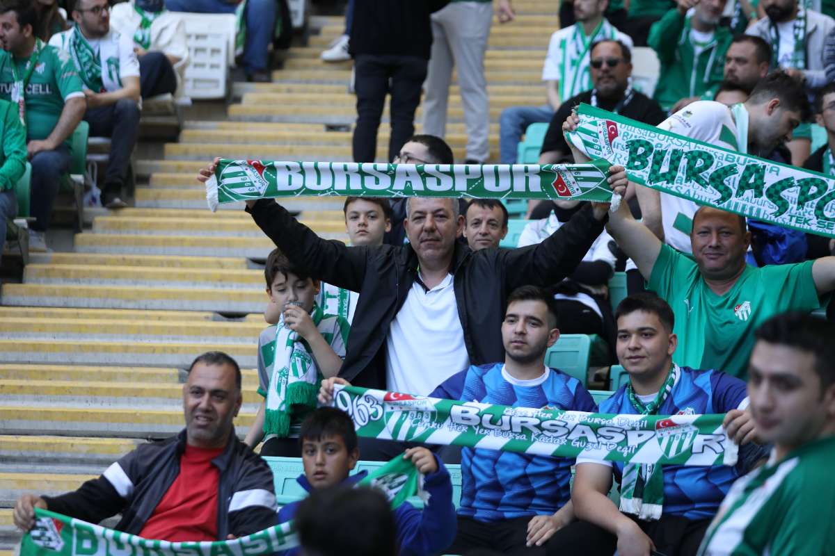 (FOTO GALERİ) BURSASPOR-BORNOVA FK TARAFTAR FOTOĞRAFLARI-1
