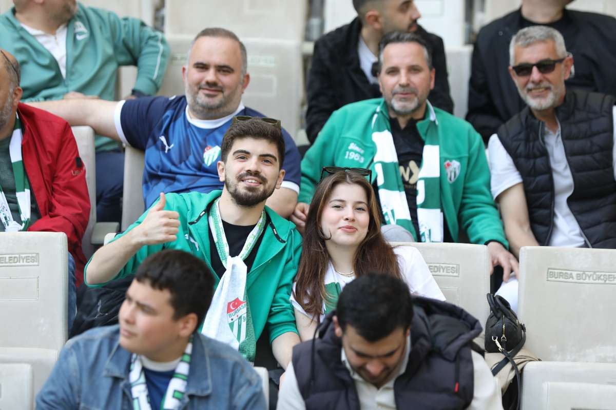 (FOTO GALERİ) BURSASPOR-BORNOVA FK TARAFTAR FOTOĞRAFLARI-1