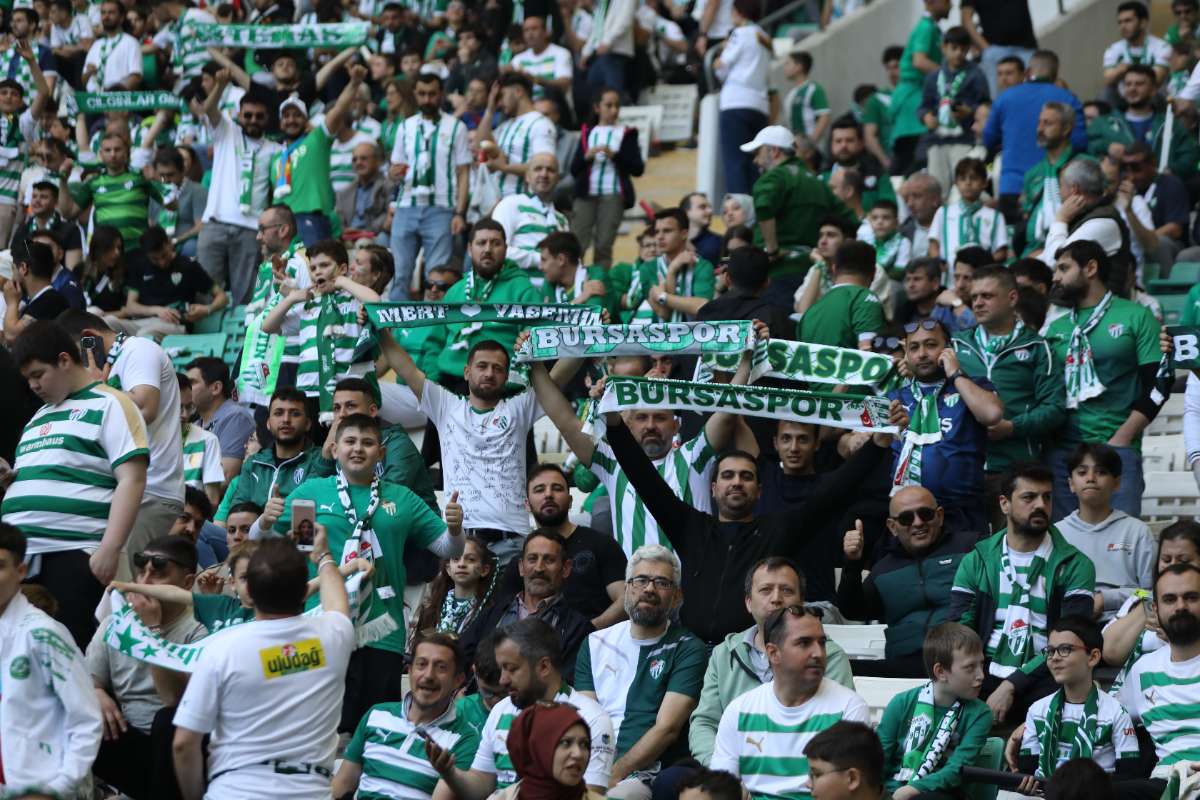 (FOTO GALERİ) BURSASPOR-BORNOVA FK TARAFTAR FOTOĞRAFLARI-1