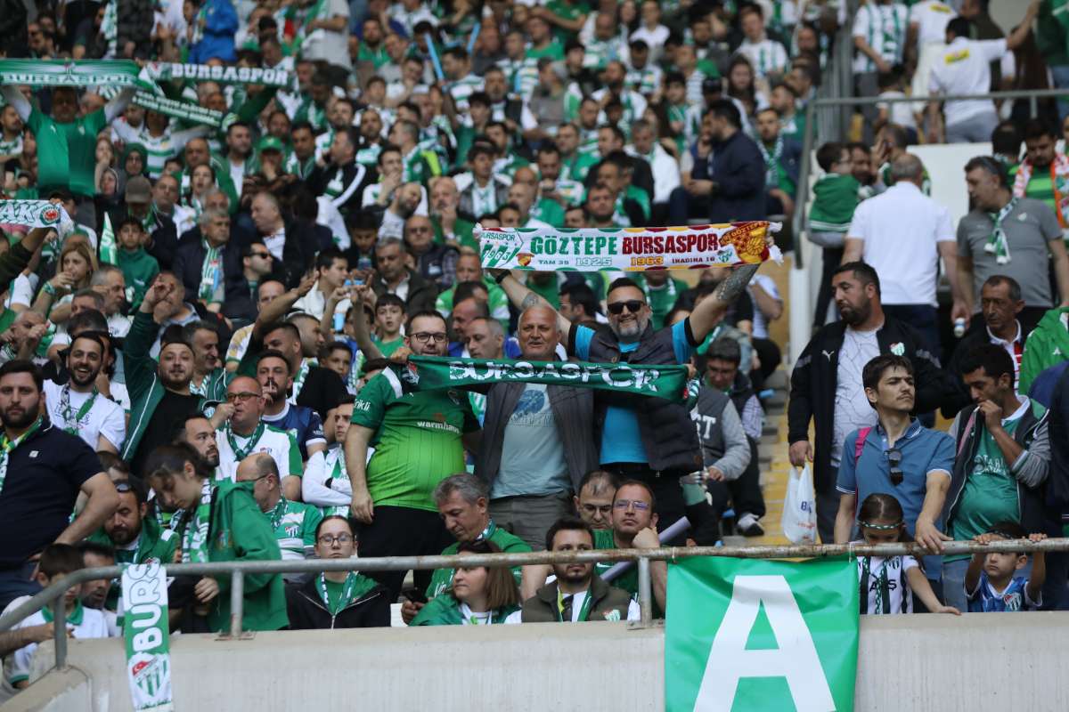 (FOTO GALERİ) BURSASPOR-BORNOVA FK TARAFTAR FOTOĞRAFLARI-1
