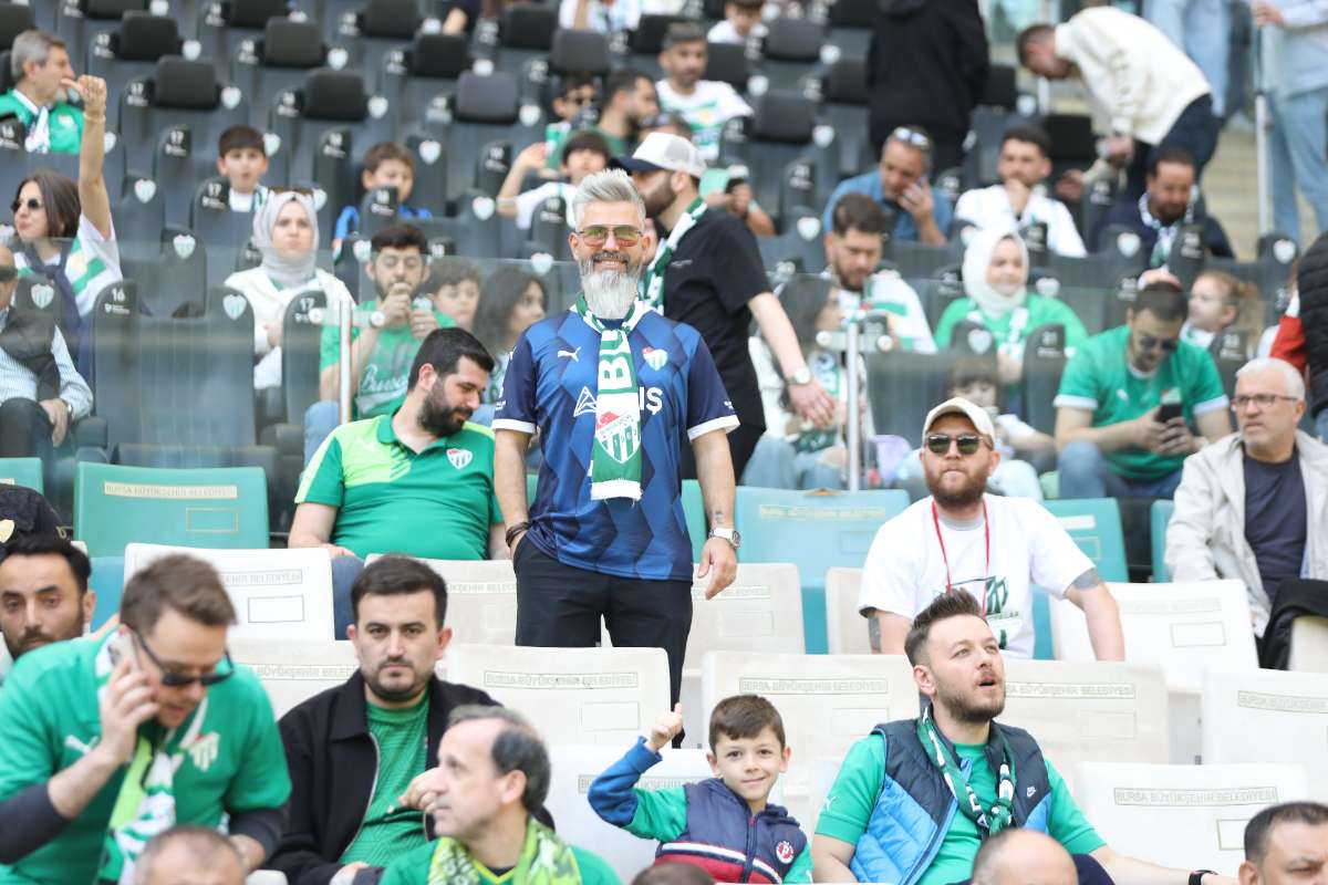 (FOTO GALERİ) BURSASPOR-BORNOVA FK TARAFTAR FOTOĞRAFLARI-1