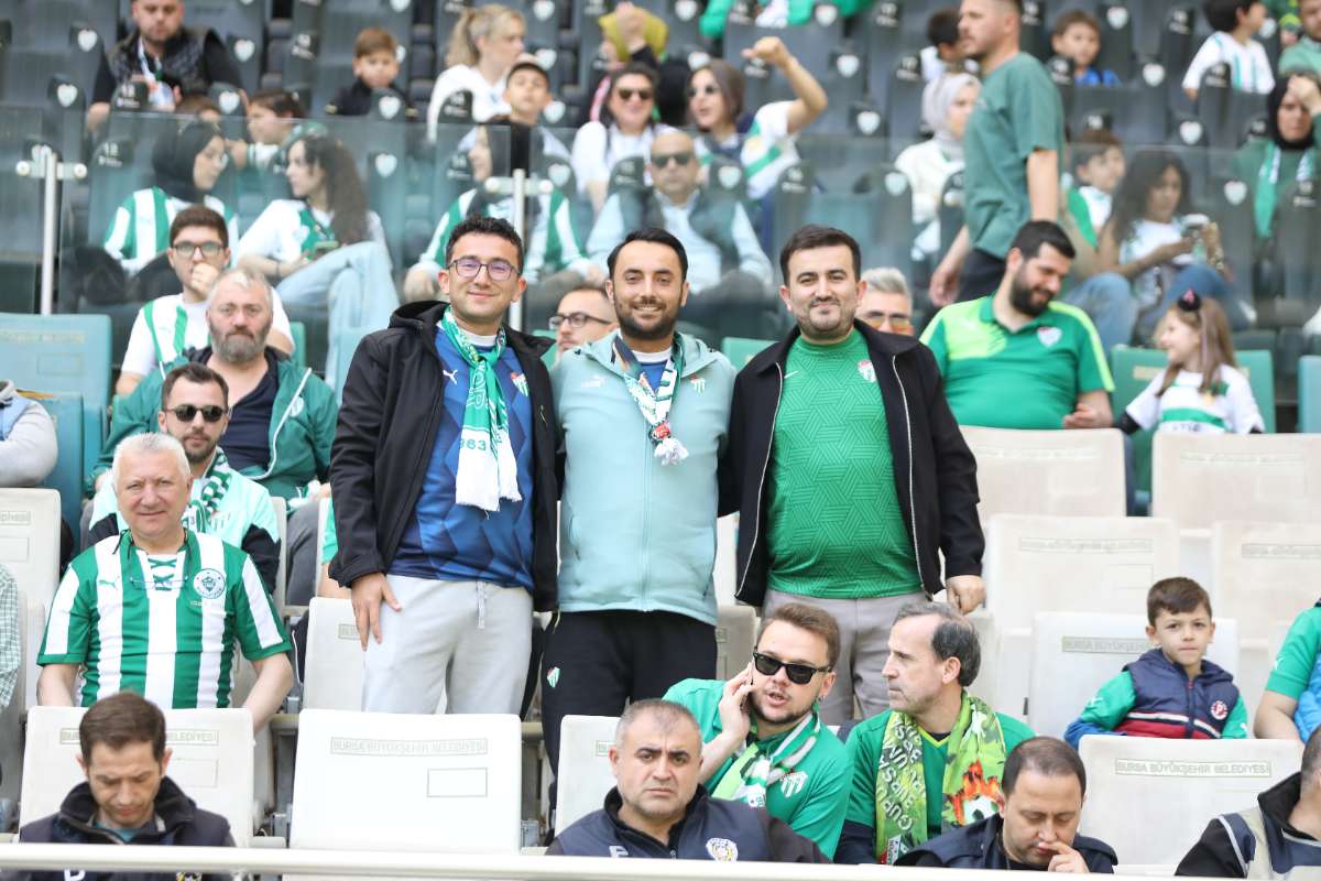 (FOTO GALERİ) BURSASPOR-BORNOVA FK TARAFTAR FOTOĞRAFLARI-1