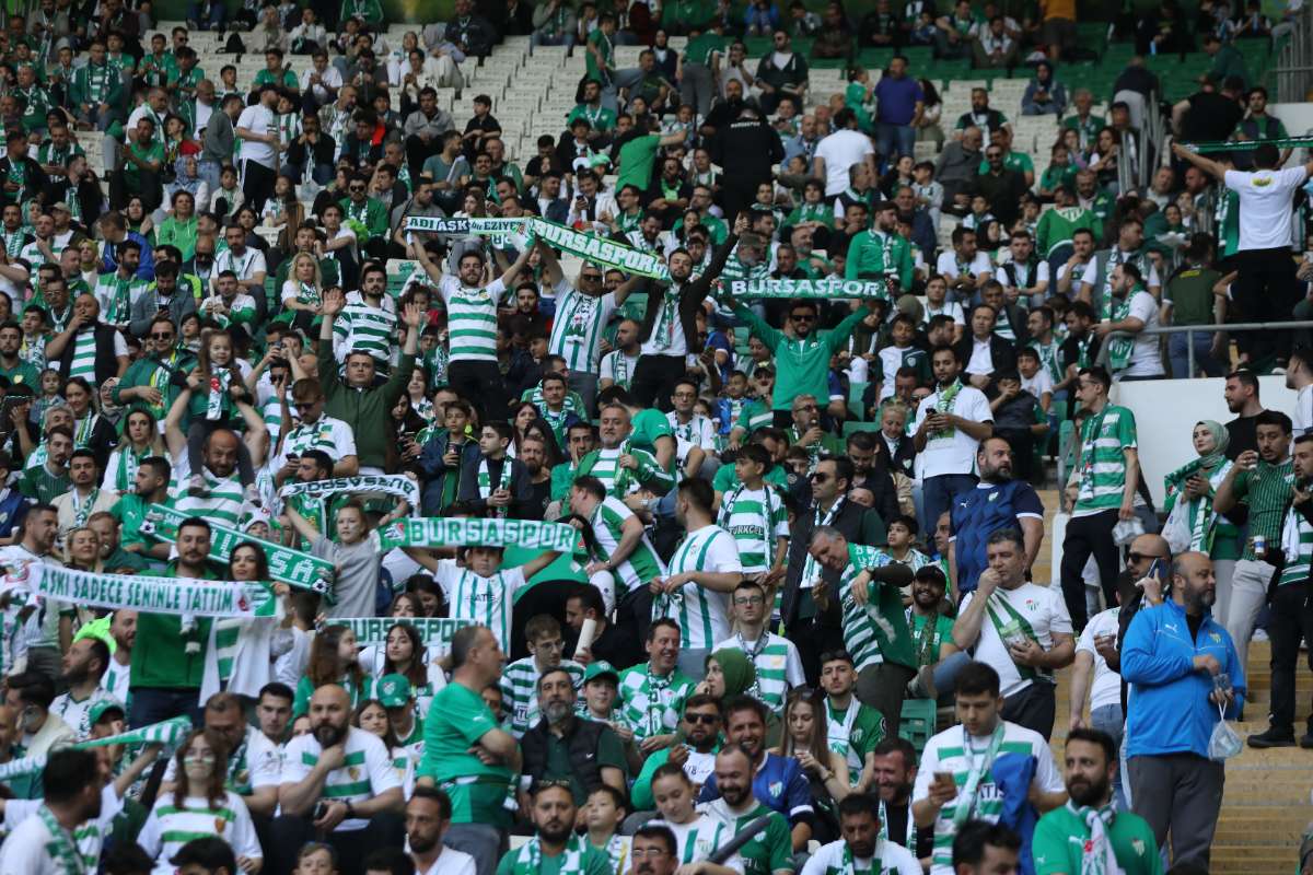 (FOTO GALERİ) BURSASPOR-BORNOVA FK TARAFTAR FOTOĞRAFLARI-1