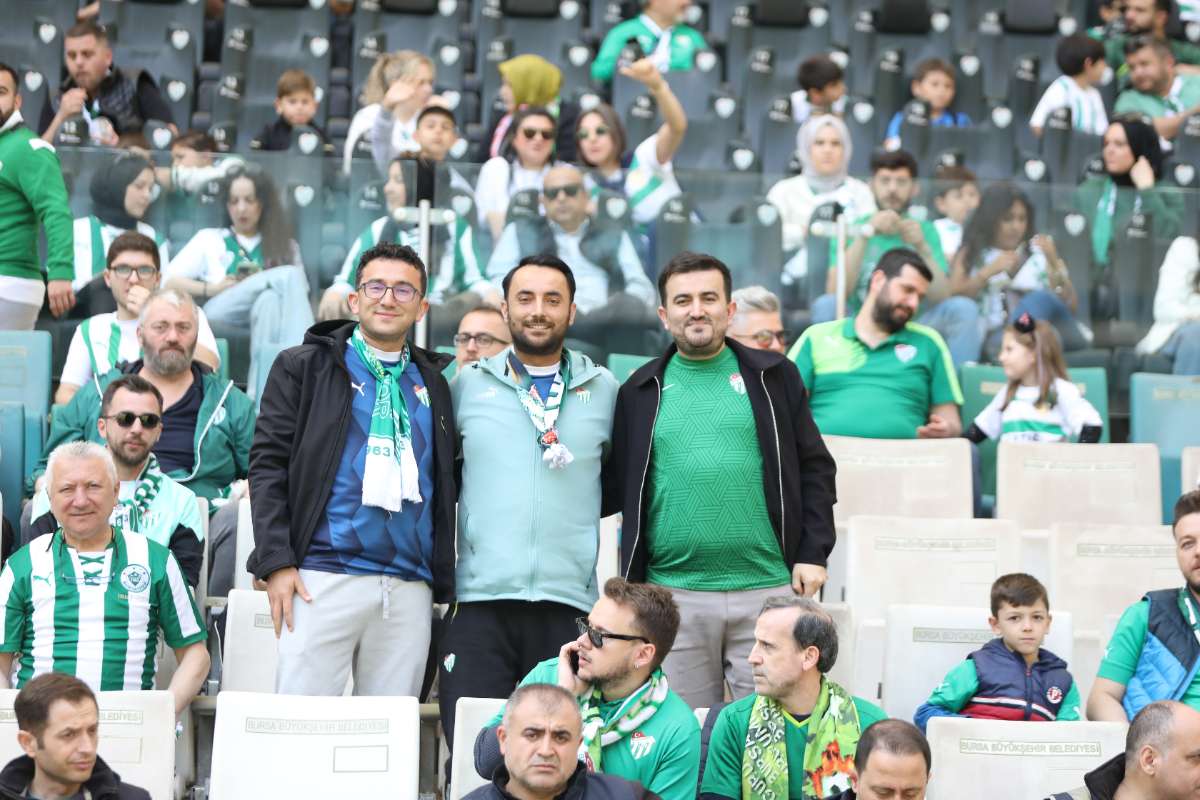 (FOTO GALERİ) BURSASPOR-BORNOVA FK TARAFTAR FOTOĞRAFLARI-1