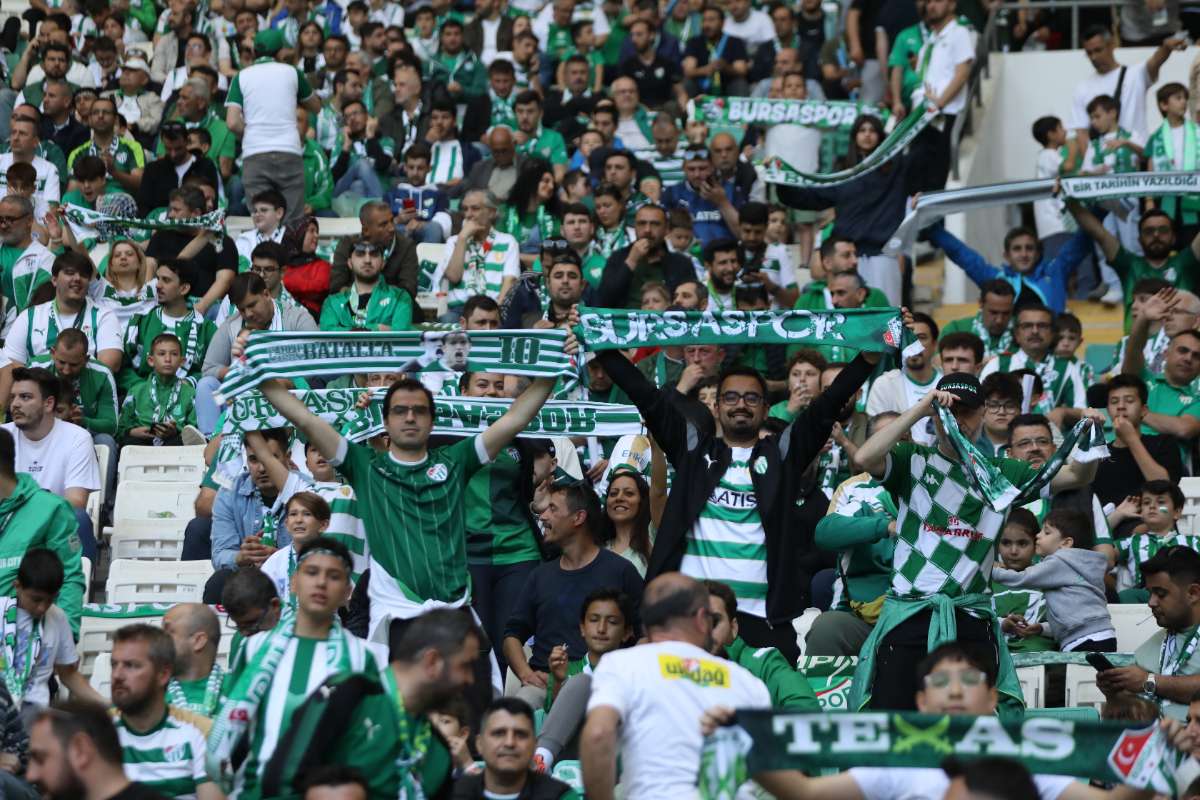 (FOTO GALERİ) BURSASPOR-BORNOVA FK TARAFTAR FOTOĞRAFLARI-1