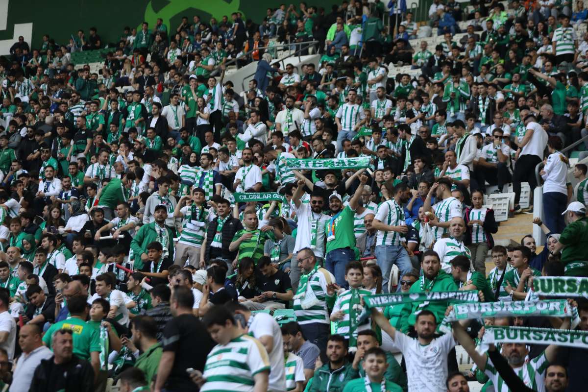 (FOTO GALERİ) BURSASPOR-BORNOVA FK TARAFTAR FOTOĞRAFLARI-1