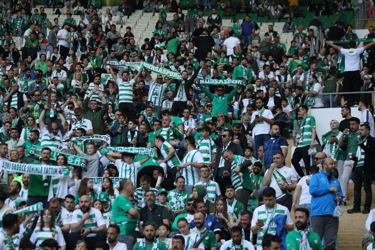 (FOTO GALERİ) BURSASPOR-BORNOVA FK TARAFTAR FOTOĞRAFLARI-1