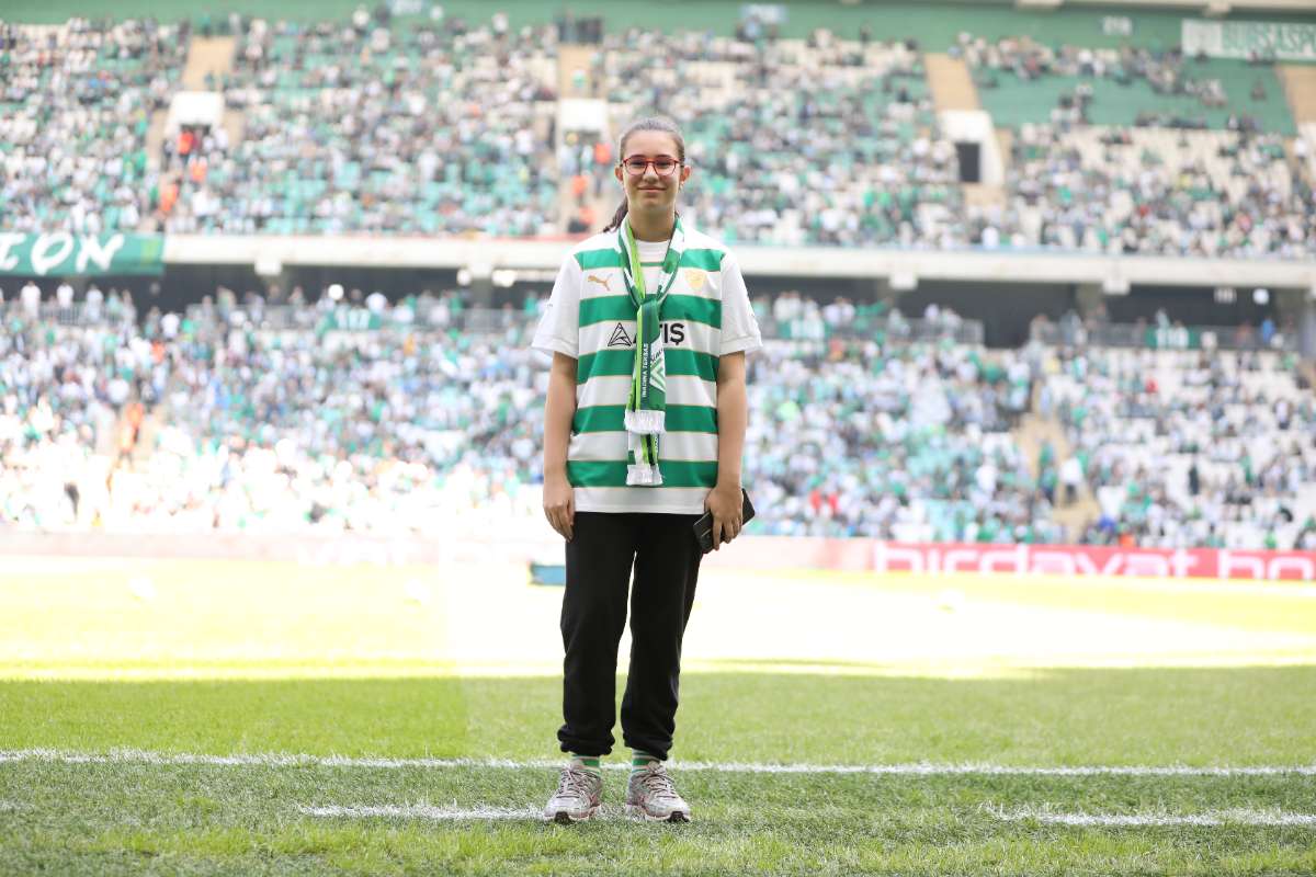 (FOTO GALERİ) BURSASPOR-BORNOVA FK TARAFTAR FOTOĞRAFLARI-1