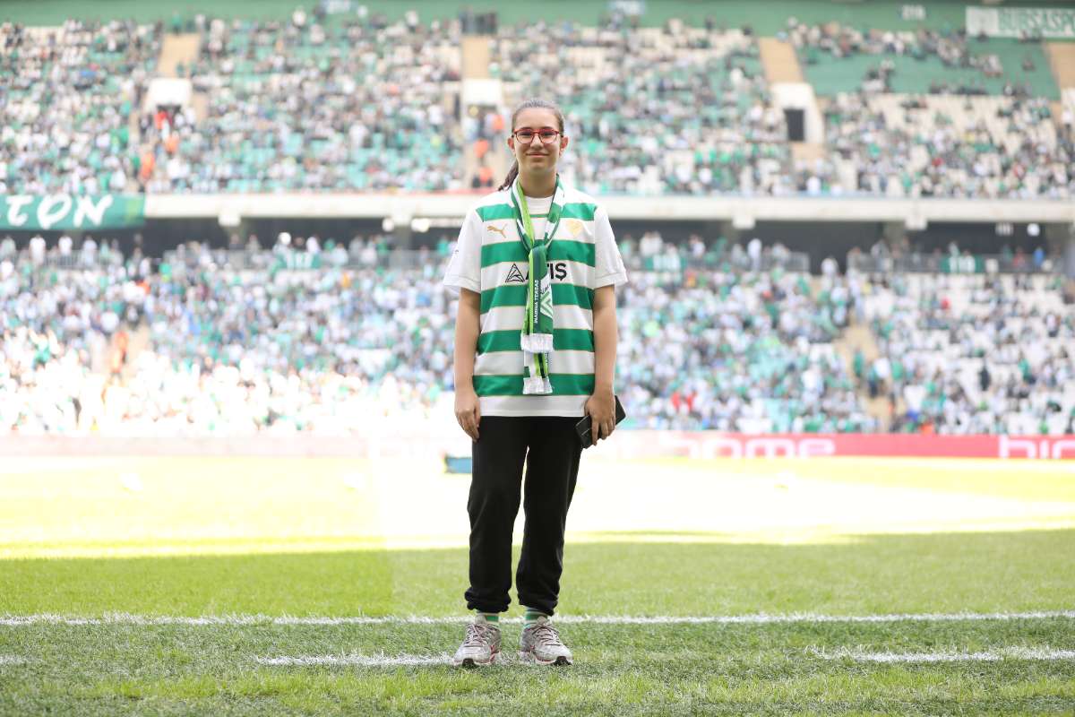 (FOTO GALERİ) BURSASPOR-BORNOVA FK TARAFTAR FOTOĞRAFLARI-1