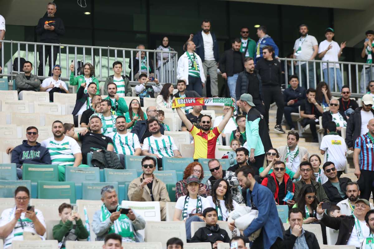 (FOTO GALERİ) BURSASPOR-BORNOVA FK TARAFTAR FOTOĞRAFLARI-1
