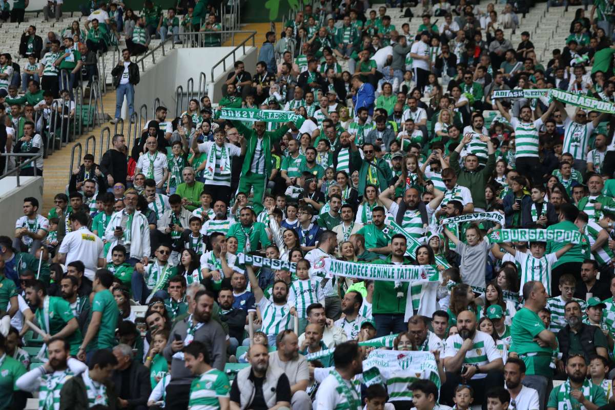 (FOTO GALERİ) BURSASPOR-BORNOVA FK TARAFTAR FOTOĞRAFLARI-1