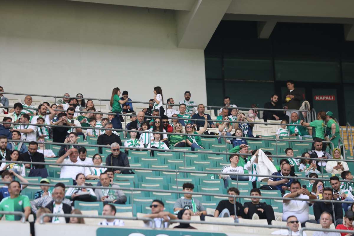 (FOTO GALERİ) BURSASPOR-BORNOVA FK TARAFTAR FOTOĞRAFLARI-1