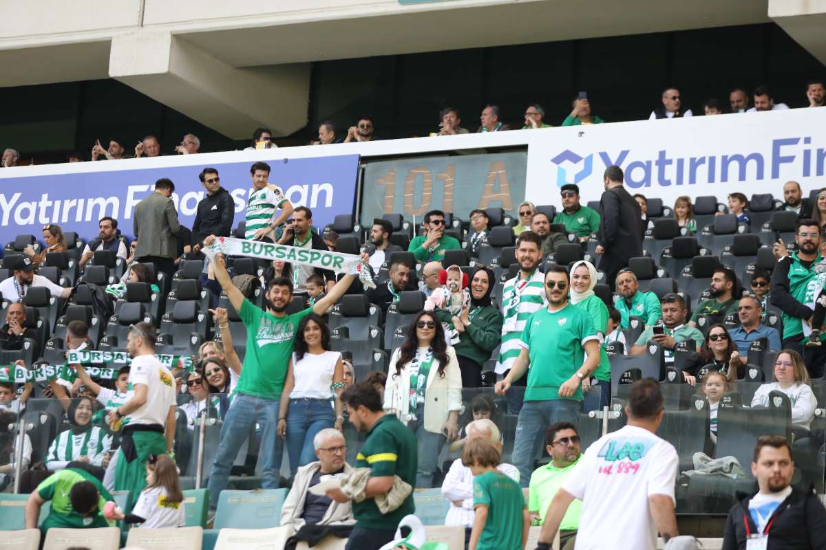 (FOTO GALERİ) BURSASPOR-BORNOVA FK TARAFTAR FOTOĞRAFLARI-1