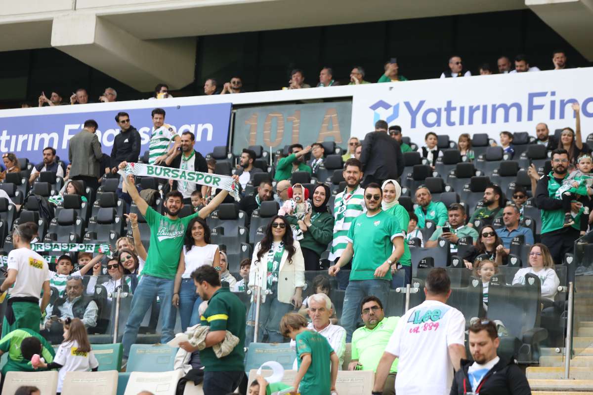 (FOTO GALERİ) BURSASPOR-BORNOVA FK TARAFTAR FOTOĞRAFLARI-1