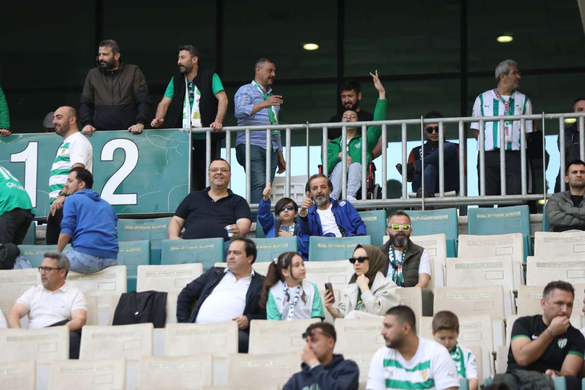 (FOTO GALERİ) BURSASPOR-BORNOVA FK TARAFTAR FOTOĞRAFLARI-1