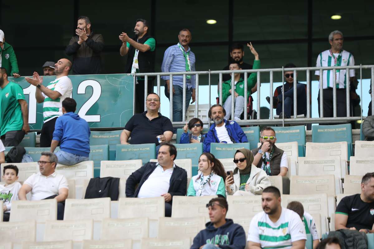 (FOTO GALERİ) BURSASPOR-BORNOVA FK TARAFTAR FOTOĞRAFLARI-1