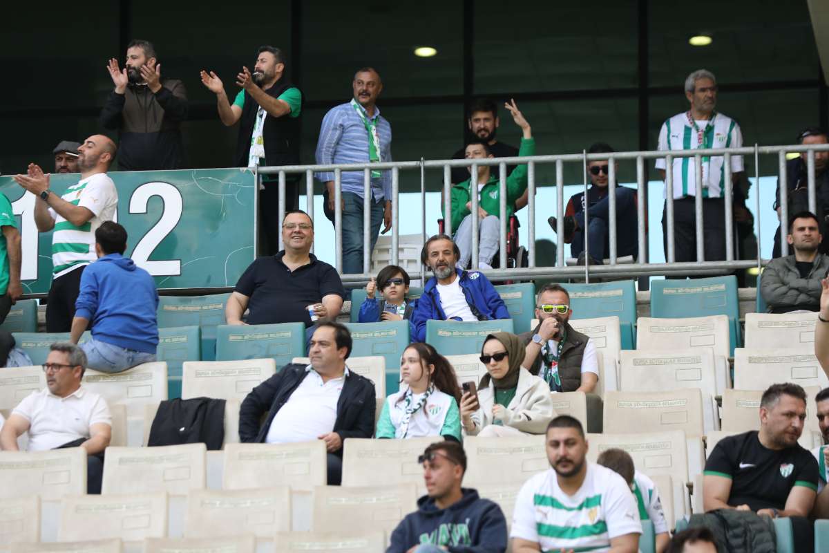 (FOTO GALERİ) BURSASPOR-BORNOVA FK TARAFTAR FOTOĞRAFLARI-1