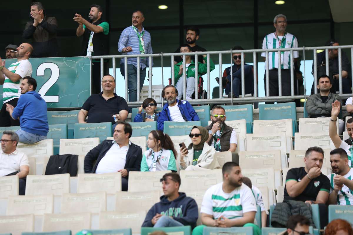 (FOTO GALERİ) BURSASPOR-BORNOVA FK TARAFTAR FOTOĞRAFLARI-1