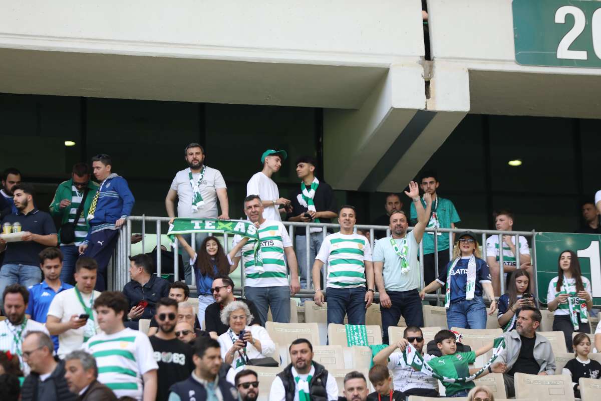 (FOTO GALERİ) BURSASPOR-BORNOVA FK TARAFTAR FOTOĞRAFLARI-1