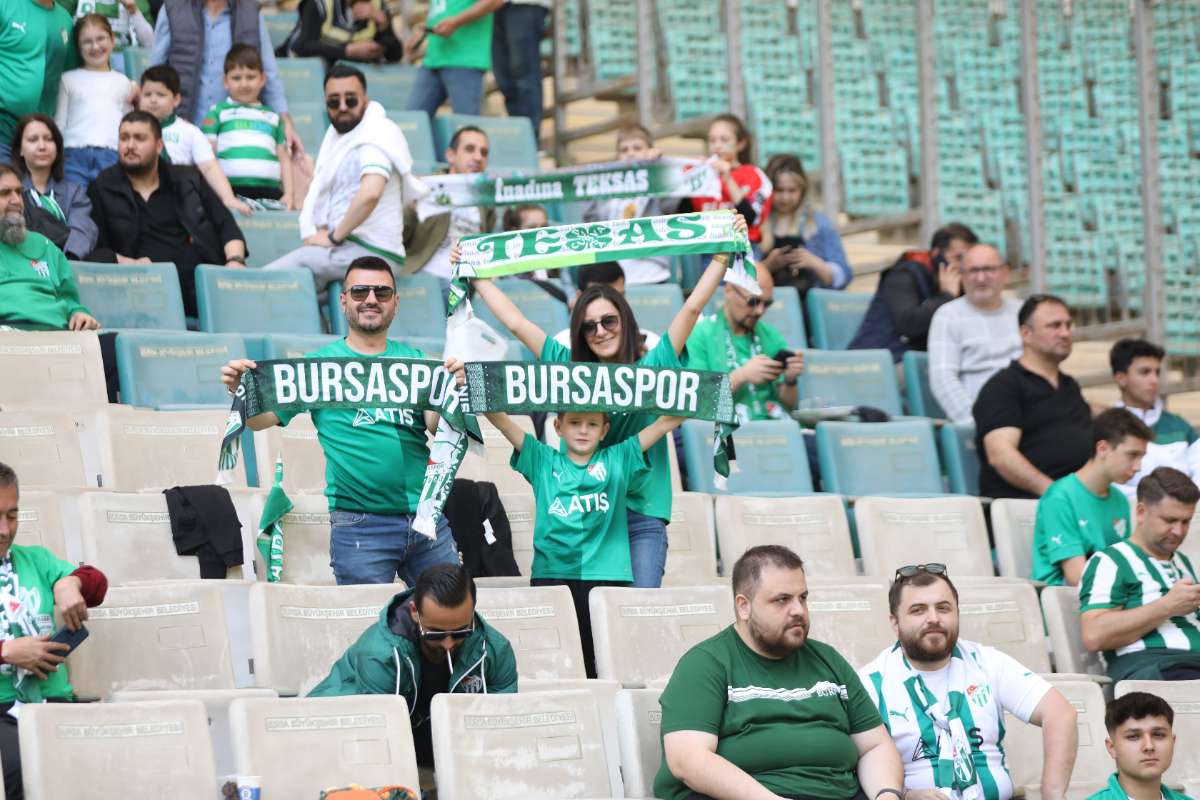 (FOTO GALERİ) BURSASPOR-BORNOVA FK TARAFTAR FOTOĞRAFLARI-1