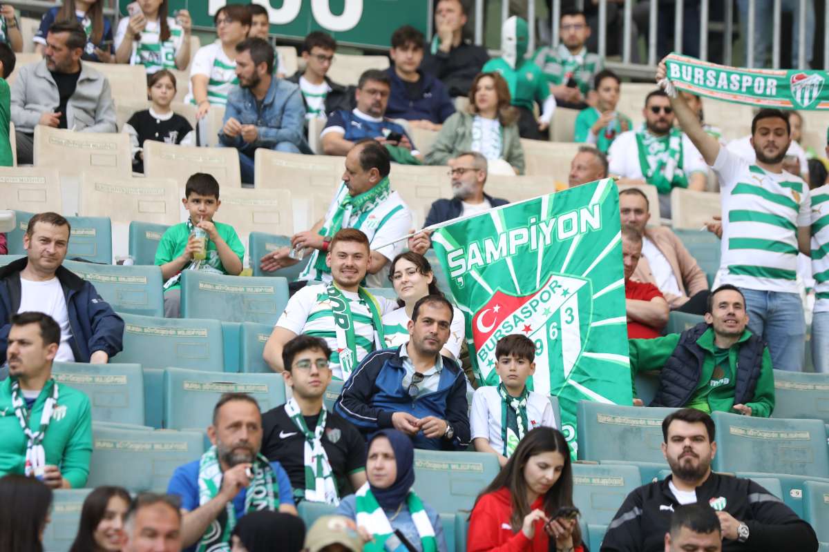 (FOTO GALERİ) BURSASPOR-BORNOVA FK TARAFTAR FOTOĞRAFLARI-1