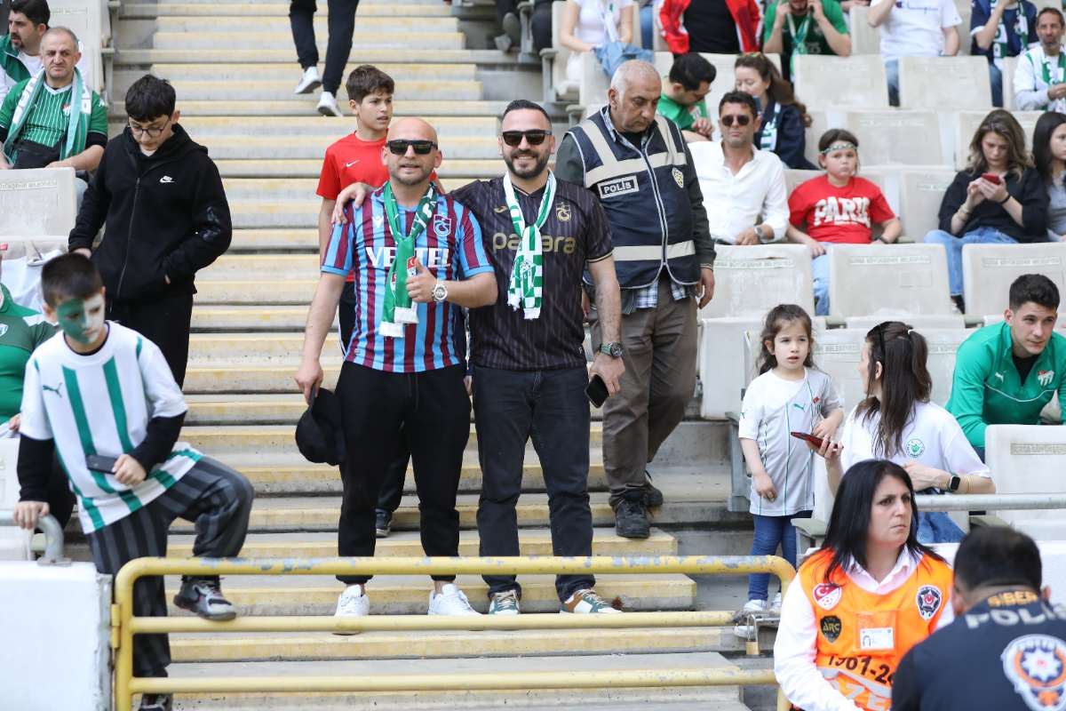 (FOTO GALERİ) BURSASPOR-BORNOVA FK TARAFTAR FOTOĞRAFLARI-1