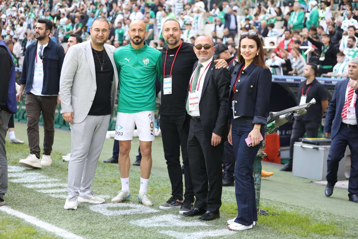 (FOTO GALERİ) BURSASPOR-BORNOVA FK TARAFTAR FOTOĞRAFLARI-2
